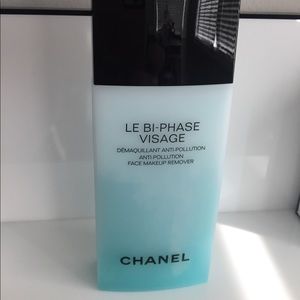 Chanel le bi-phase visage
